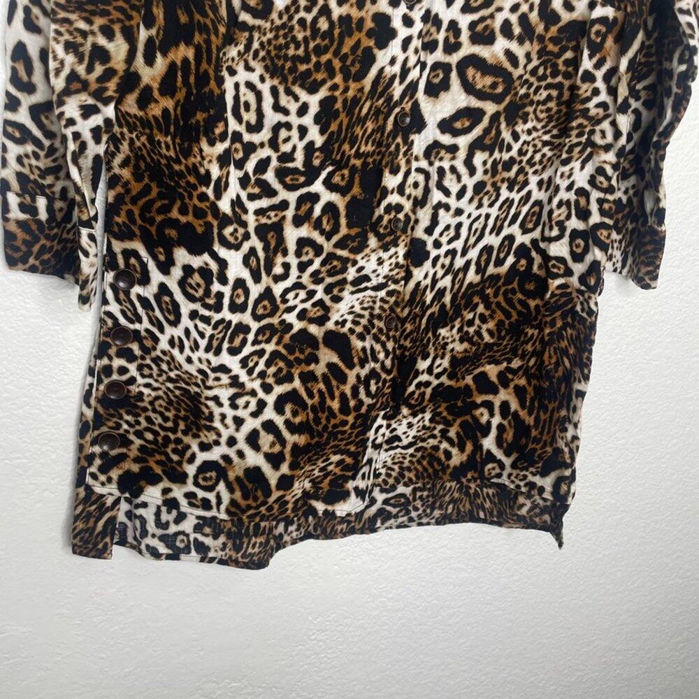 East 5th Womens Top Size XS Animal Print 3/4 Sleeve Button Front Shirt - Picture 6 of 15